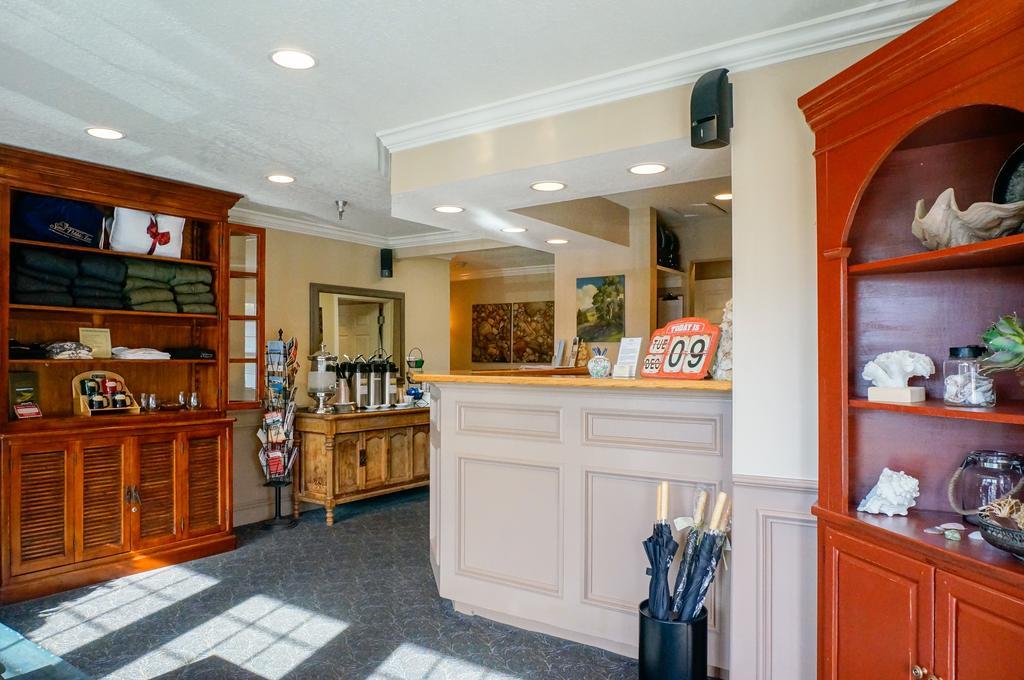 Sand Pebbles Inn Камбрия Екстериор снимка