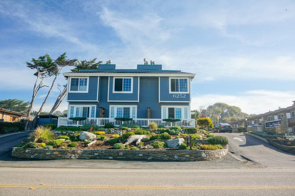 Sand Pebbles Inn Камбрия Екстериор снимка